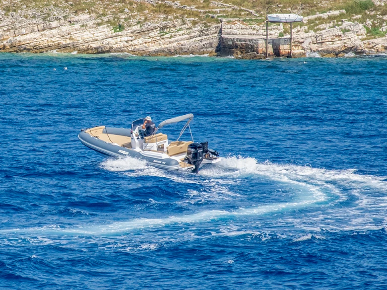 Schlauchboot mit oder ohne Skipper Salpa mieten in Gáïos