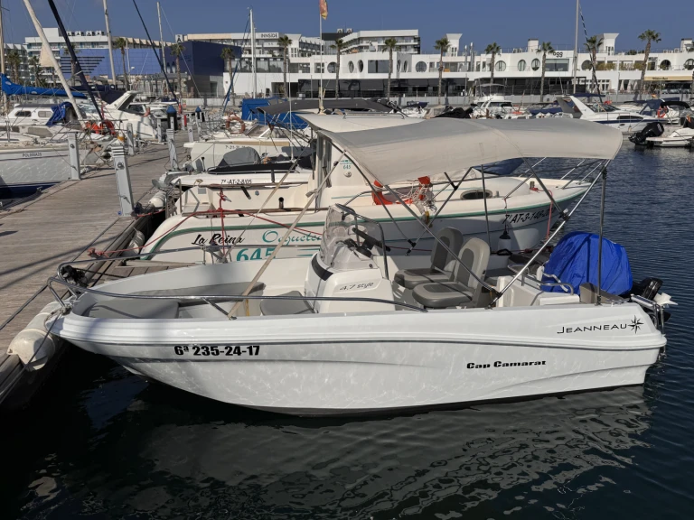Motorboot mieten in Alicante - Jeanneau Cap Camarat 4.7 CC Style