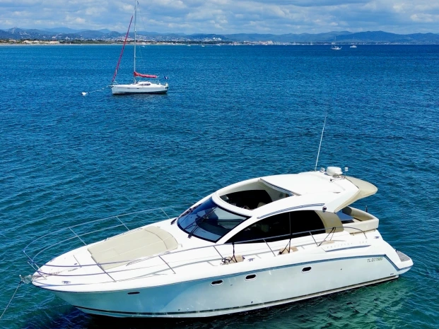 Bootsverleih Jeanneau Prestige 38 S Hyères Samboat