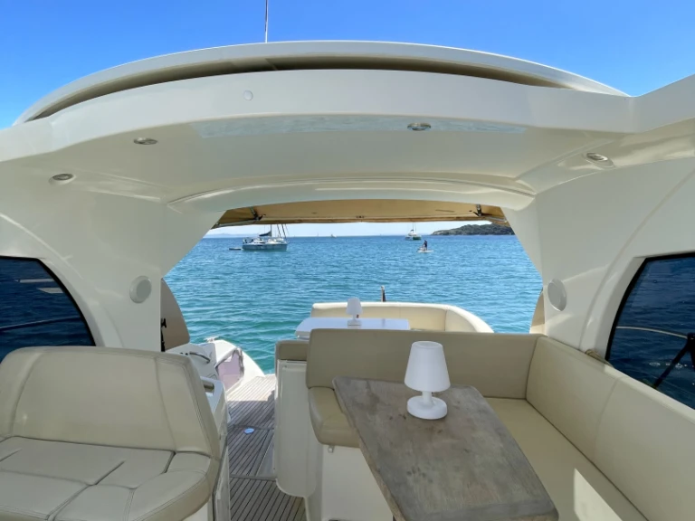 Motorboot mit oder ohne Skipper Jeanneau mieten in Hyères