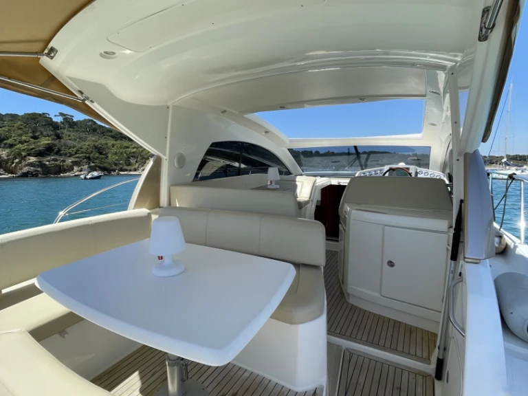 Vermietung Motorboot Jeanneau mit Führerschein