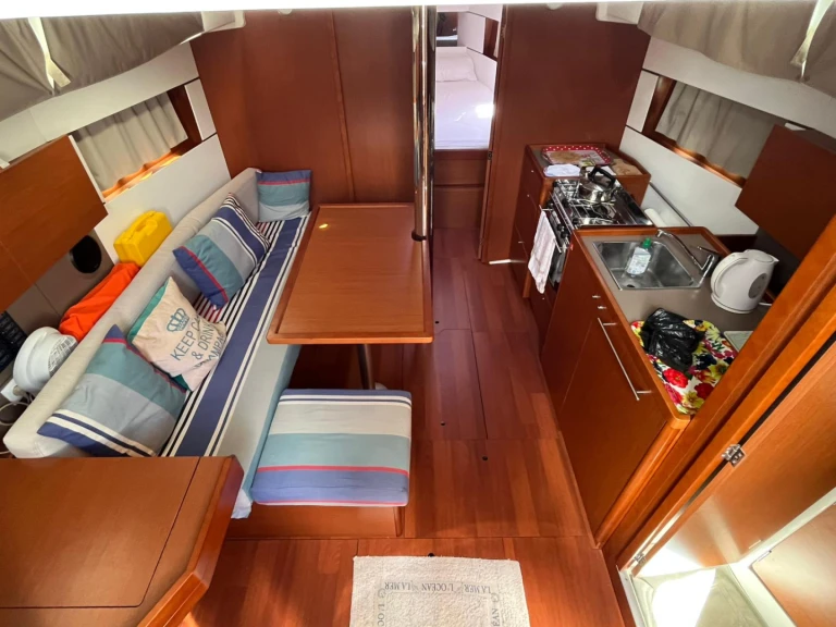 Vermietung Segelboot Bénéteau mit Führerschein