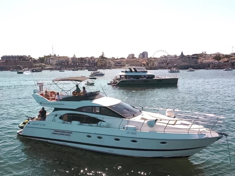 Vermietung Yacht Azimut mit Führerschein