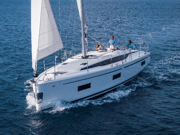 YachtCharter in Nidri - Bavaria Bavaria C42 auf SamBoat