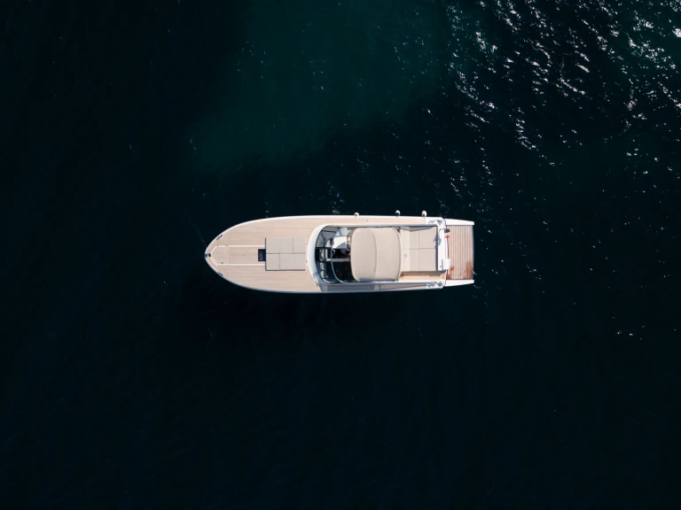 Ein Itama Itama 45 mieten in Saint-Raphaël