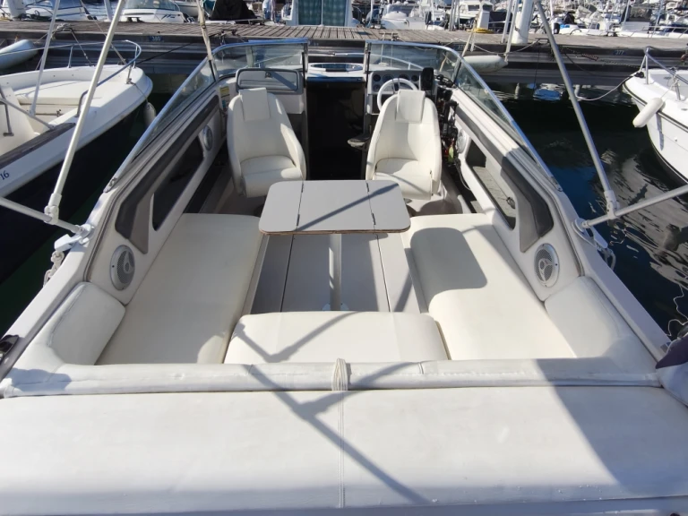 YachtCharter in Saint-Raphaël - Four Winns Sundowner 195 auf SamBoat