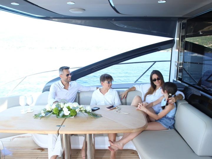 Ein Princess Princess V55 mieten in Port de Saint Tropez