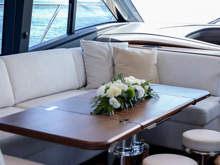 YachtCharter in Port de Saint Tropez - Princess Princess V55 auf SamBoat