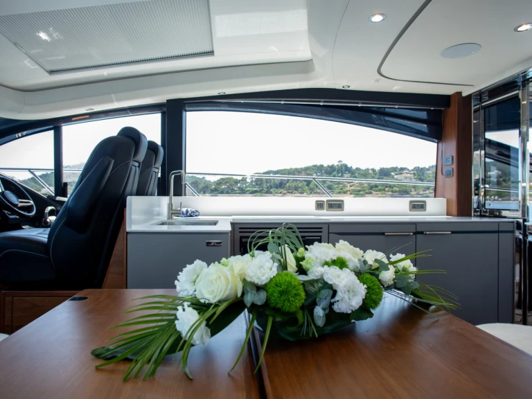 Boot mieten Port de Saint Tropez günstig Princess V55