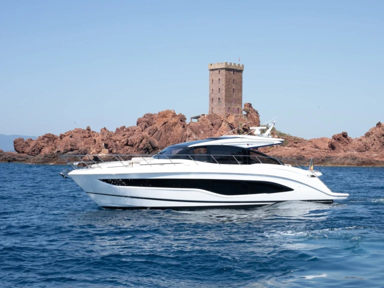YachtCharter in Port de Saint Tropez - Princess Princess V55 auf SamBoat