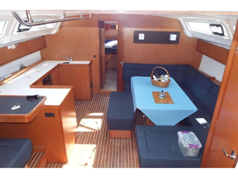 YachtCharter in Álimos - Bavaria Bavaria 51 auf SamBoat