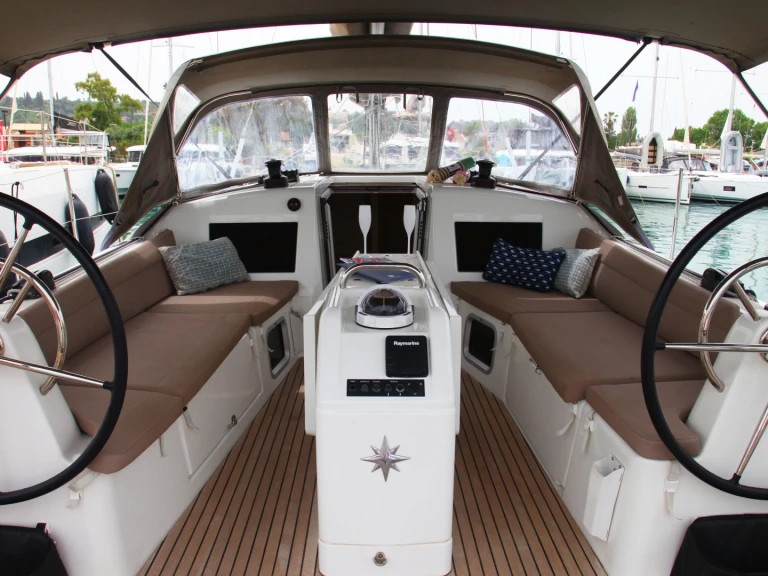 Boot mieten Nidri günstig Sun Odyssey 410