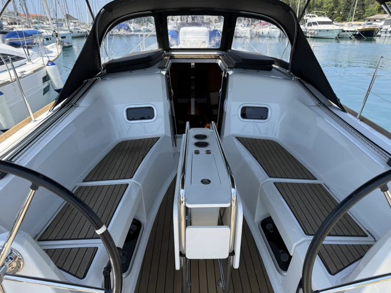 Segelboot mit oder ohne Skipper Jeanneau mieten in Pula