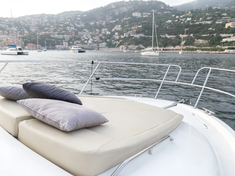 Motorboot mit oder ohne Skipper Jeanneau mieten in Nizza