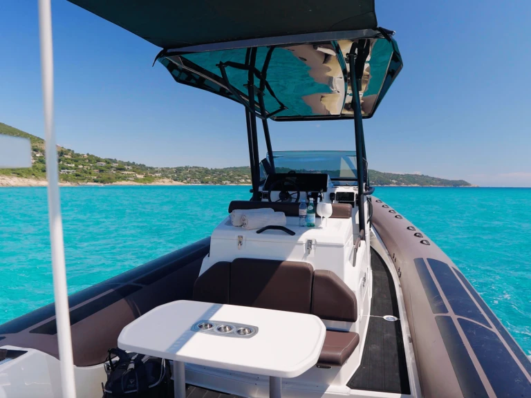Ein Brig Eagle 10 mieten in Saint-Tropez