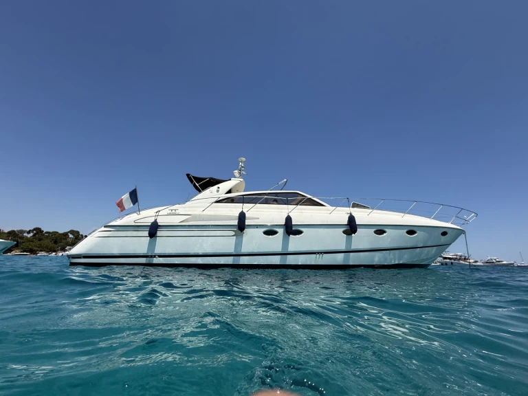 Ein Princess Princess V52 mieten in Cannes