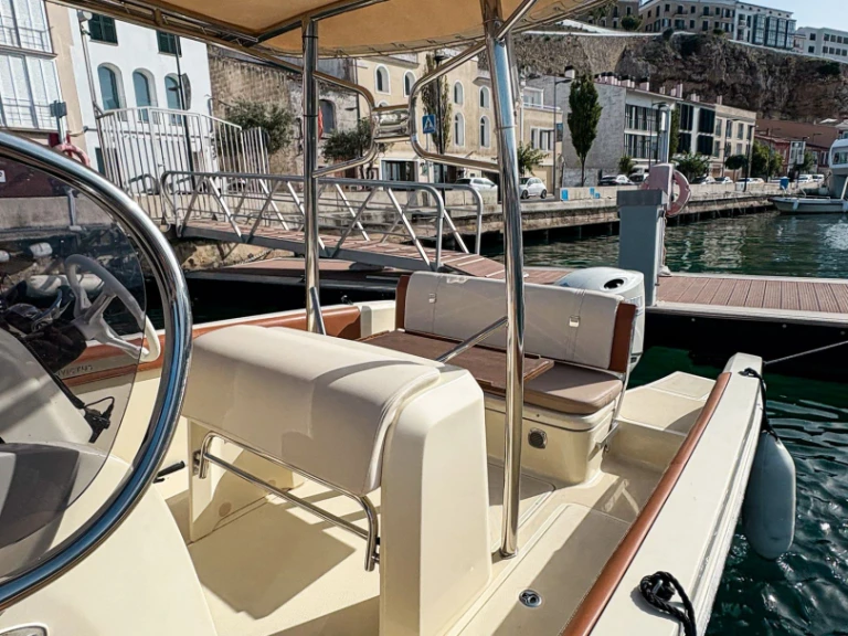 Motorboot mieten in Mahón zum besten Preis