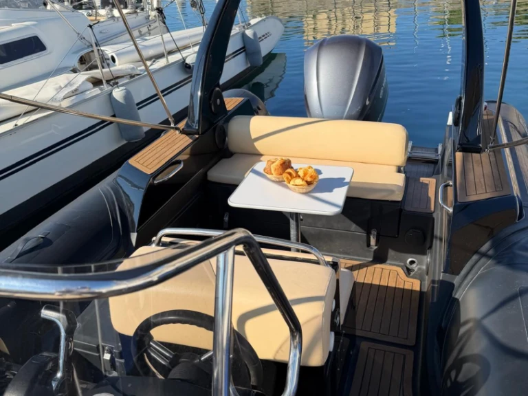 Schlauchboot mit oder ohne Skipper Capelli mieten in Ajaccio
