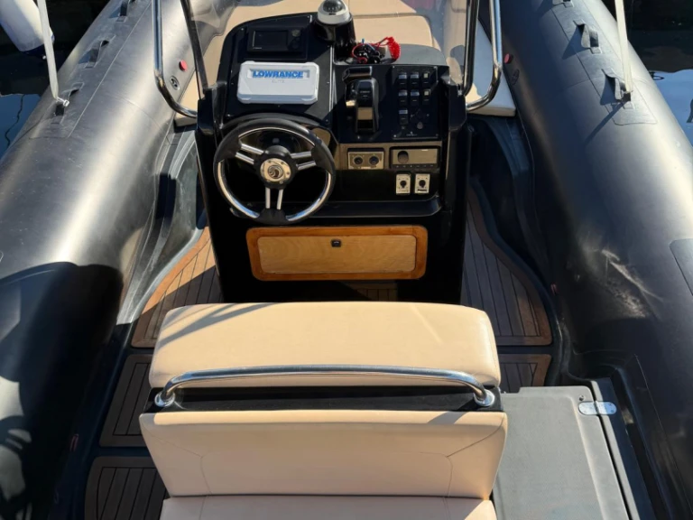 Vermietung Schlauchboot Capelli mit Führerschein