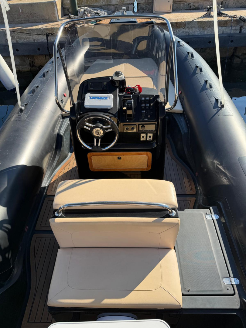 Vermietung Schlauchboot Capelli mit Führerschein