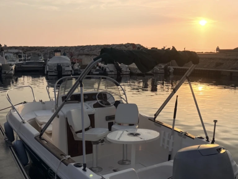 Jeanneau Cap Camarat 5,45WA mieten Six-Fours-les-Plages