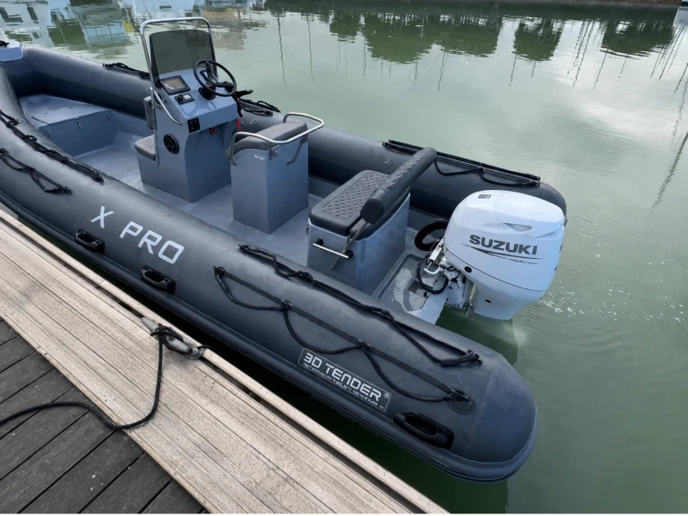 3D Tender X Pro 589 mieten La Trinité-sur-Mer