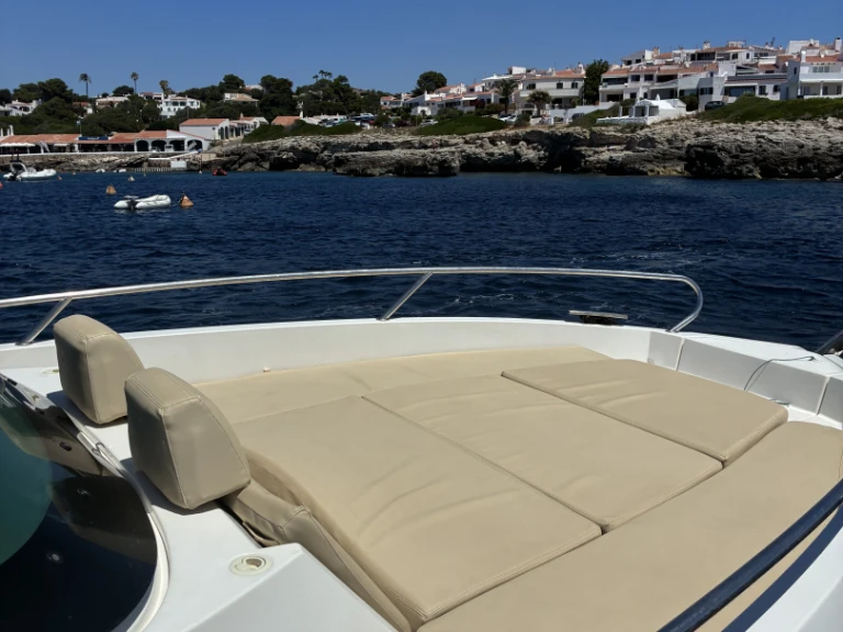 Motorboot mit oder ohne Skipper Monterey mieten in Mahón