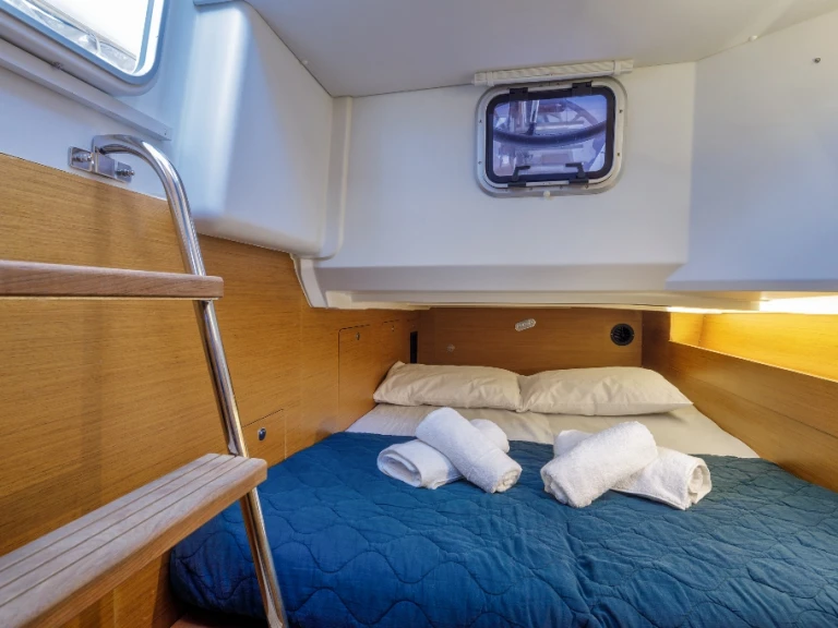 Ein Jeanneau Sun Loft 47 mieten in Nidri