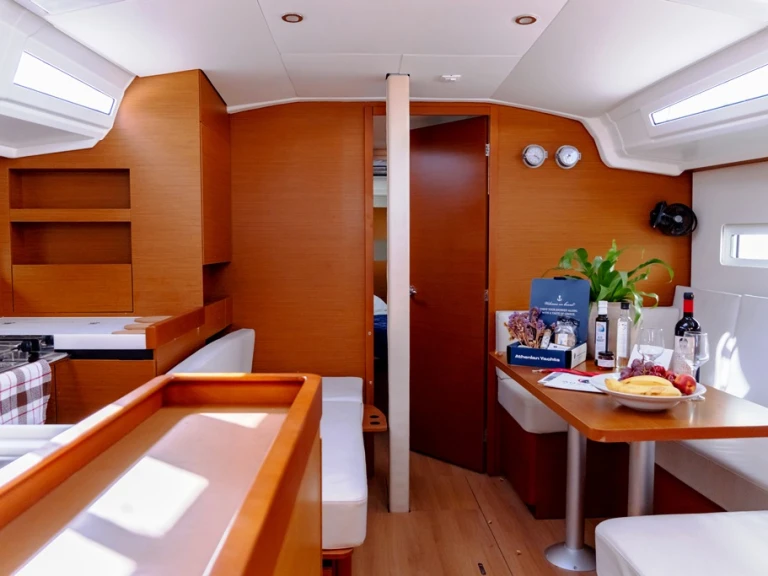 Jeanneau Sun Odyssey 410 mieten Benítses