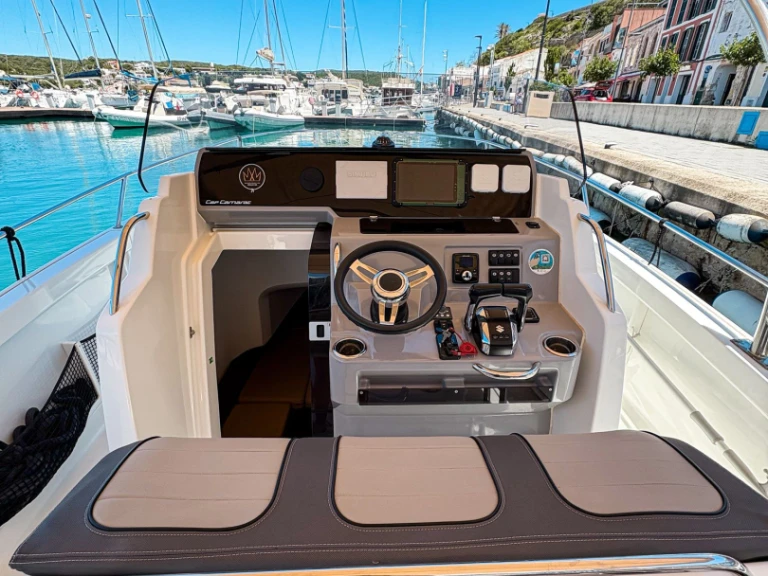 Motorboot mit oder ohne Skipper Jeanneau mieten in Mahón