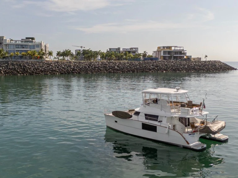 Vermietung Motorboot Fountaine Pajot mit Führerschein