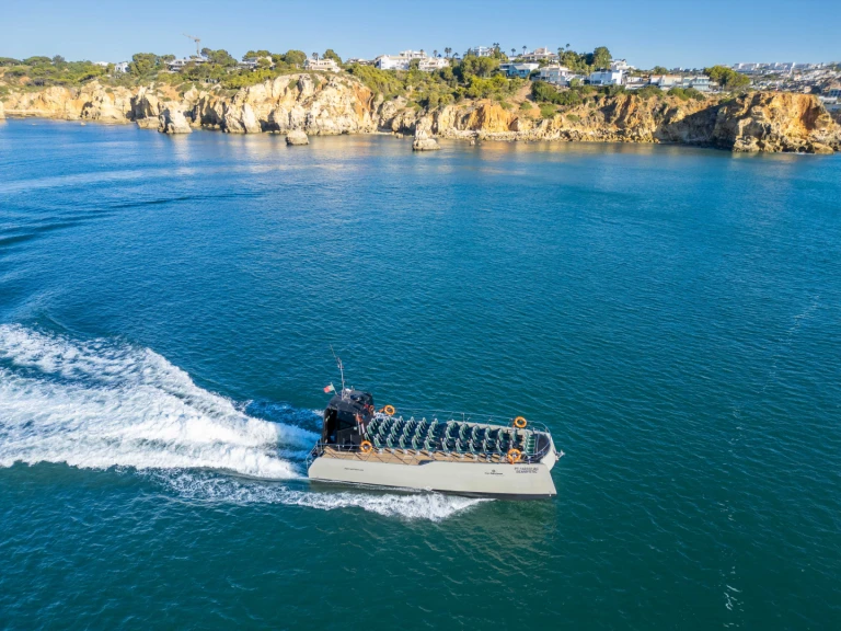 Ein drassanes Custom mieten in Marina de Lagos
