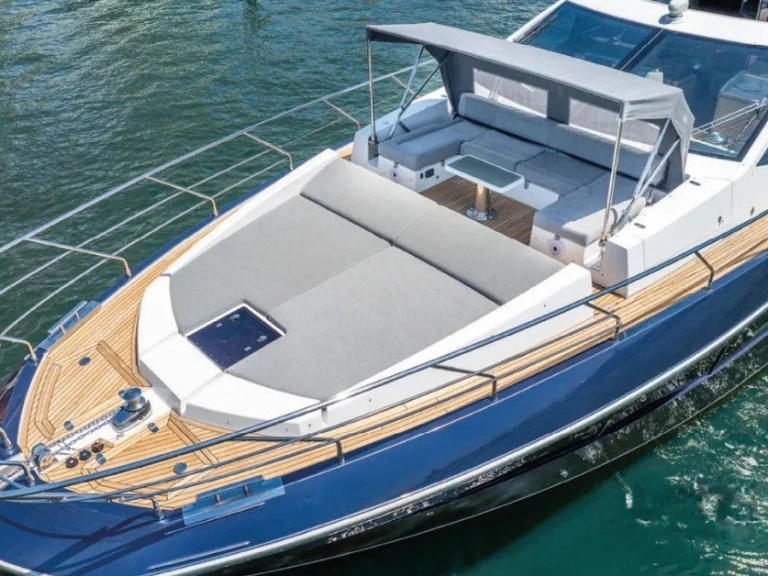 Vermietung Yacht Azimut mit Führerschein