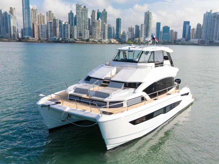Motorboot mit oder ohne Skipper Aquila mieten in Panama City Beach