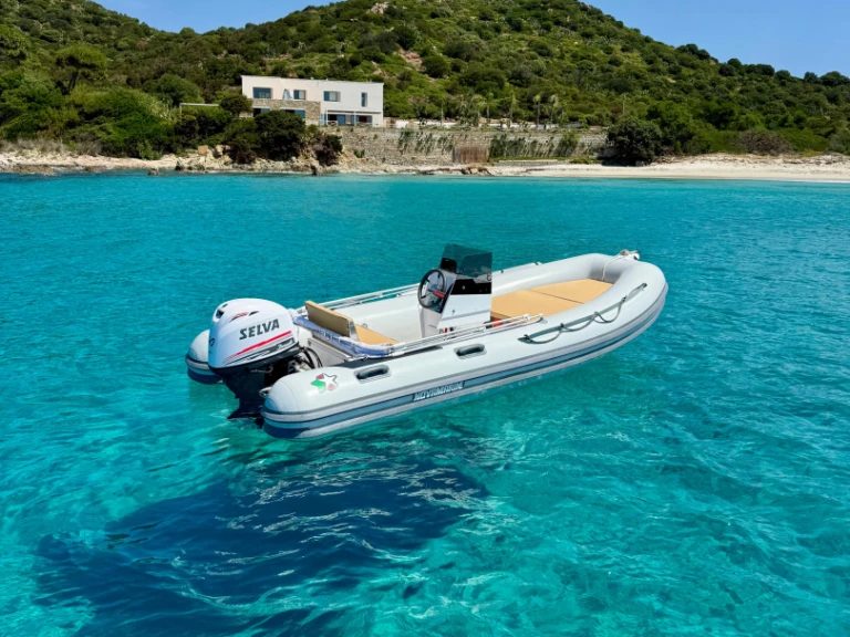 Novamarine RH460 mieten Villasimius