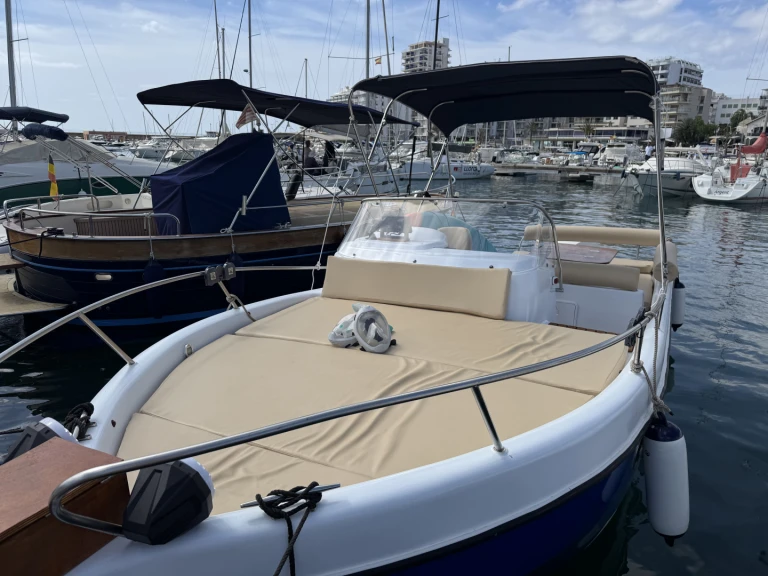 Motorboot mieten in San Antonio Port zum besten Preis