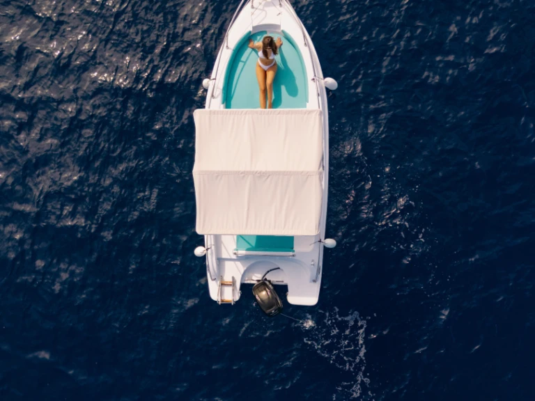 Motorboot mit oder ohne Skipper blumax 19 pro mieten in Taormina