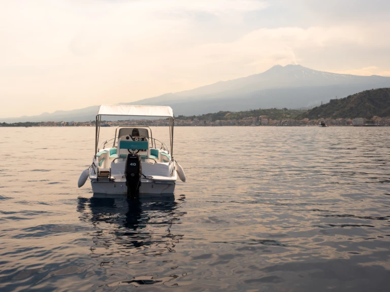Motorboot mieten in Taormina zum besten Preis