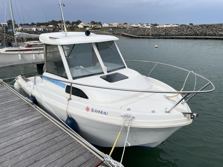 YachtCharter in Les Sables-d'Olonne - Jeanneau Merry Fisher 530 HB Cabine auf SamBoat