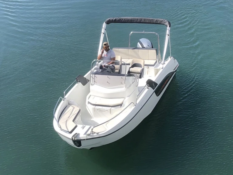Boot mieten Marseille günstig Activ 605 Open Pack Sport