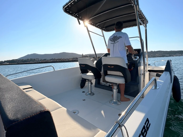 Vermietung Motorboot Bénéteau mit Führerschein