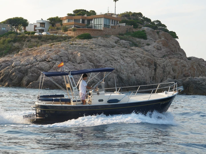 Motorboot mit oder ohne Skipper Mimi mieten in Sant Feliu de Guíxols
