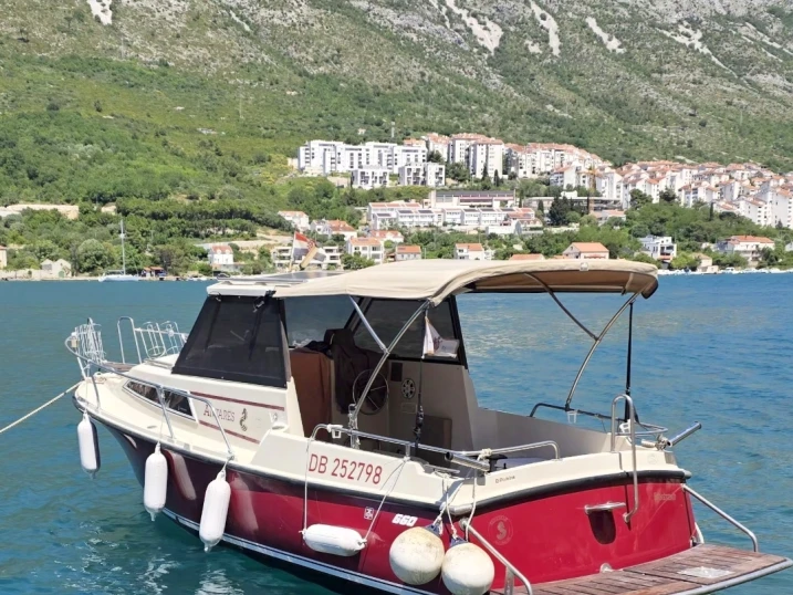 Ein Bénéteau Antares 660 mieten in Dubrovnik