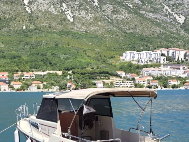 Motorboot mit oder ohne Skipper Bénéteau mieten in Dubrovnik