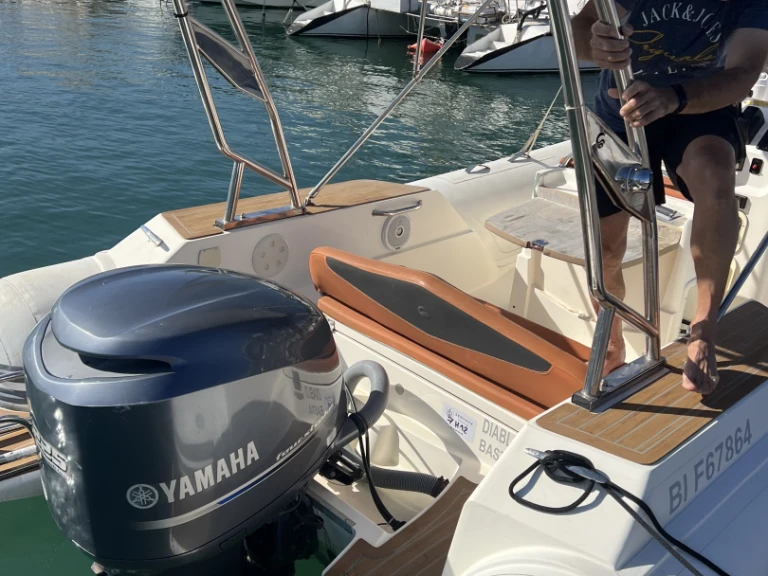 Capelli Tempest 700 mieten Marseille