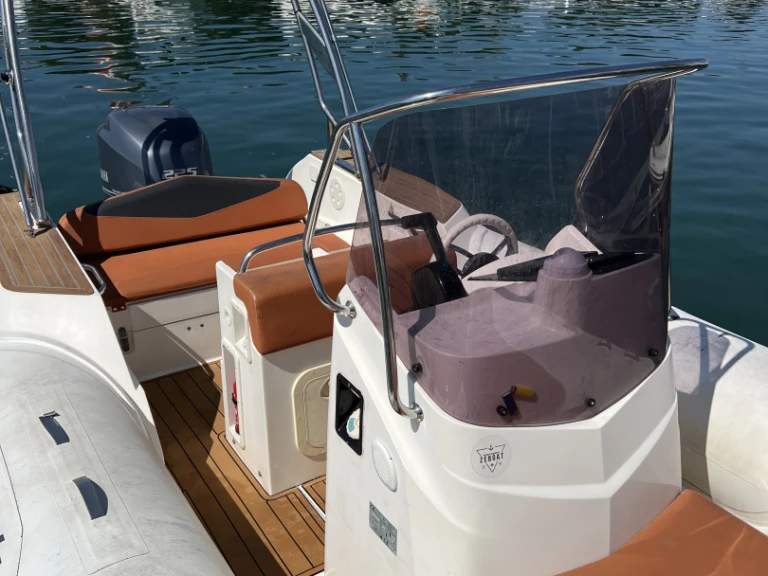 Schlauchboot mieten in Marseille - Capelli Tempest 700