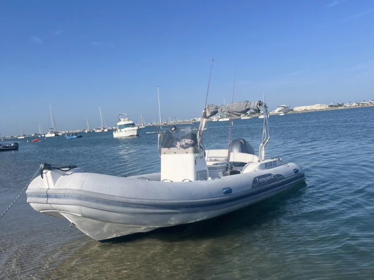 Ein Capelli Tempest 626 mieten in Port-Camargue