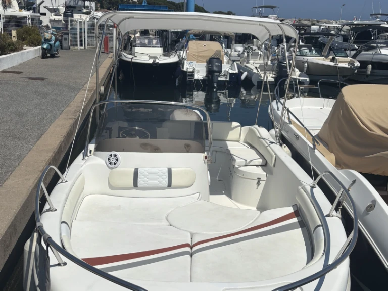 YachtCharter in Sainte-Maxime - Selva Selva D 6.6 C auf SamBoat