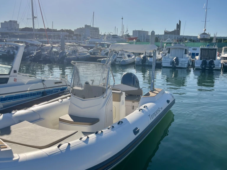 YachtCharter in Royan - Capelli Tempest 700 Sun auf SamBoat