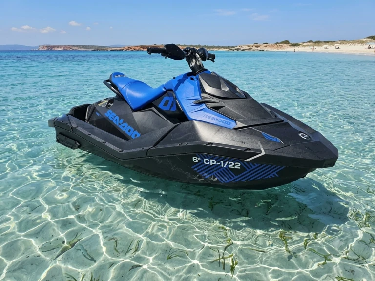 Ein Sea-Doo Spark Trixx mieten in Marina Ibiza